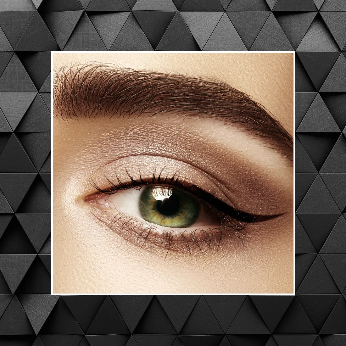 Augenbrauen Zupfen, Färben und Formen in der Haarmanufaktur Baden