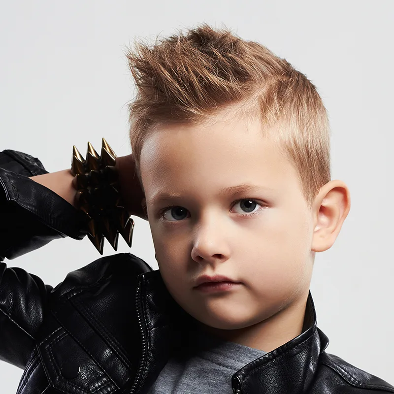 Trendige Jungen Haarschnitte und Styles beim Friseur Haarmanufaktur Baden